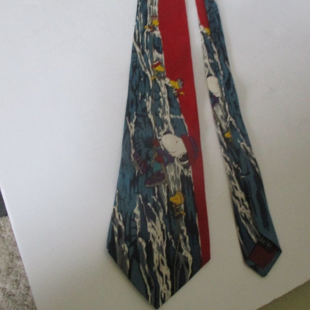 Official Peanuts / Snoopy Silk "ON THE ROCKS"  Tie 58" Long